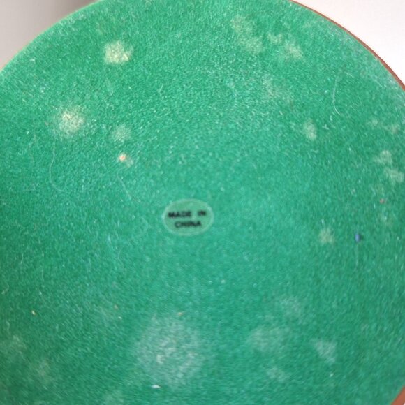 VINTAGE 1997 HOLIDAY BARBIE 4" DECOUPAGE ORNAMENT WITH WOODEN ORNAMENT STAND - Picture 9 of 15